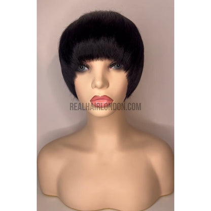 Winter Glow Short Bob – Sleek Elegance, Seamlessly Styled